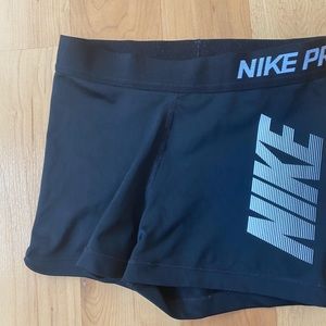 Nike Pros- Women’s XS